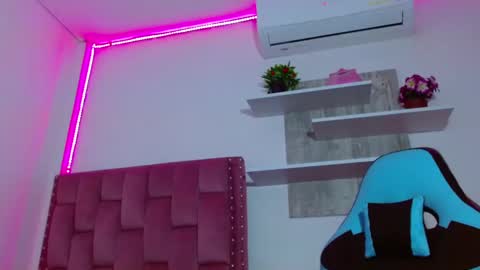 LUCY online show from February 26, 10:36 pm