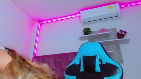 LUCY online show from February 27, 7:26 pm