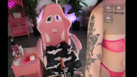 Lucy online show from April 4, 10:39 pm