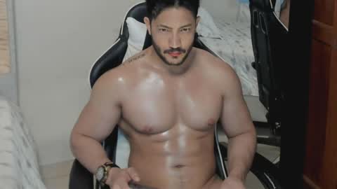 luis_baptista online show from May 30, 3:49 am