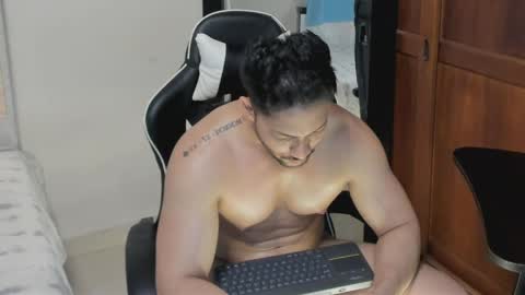 luis_baptista online show from April 10, 12:49 am