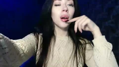 luisa lovedom online show from March 23, 9:58 am