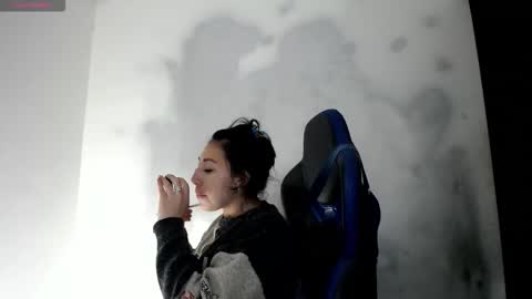 luisa_homes online show from February 18, 11:37 pm