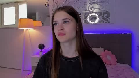 LuisaClover online show from May 11, 12:34 pm