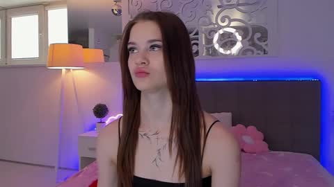 LuisaClover online show from March 30, 11:54 am