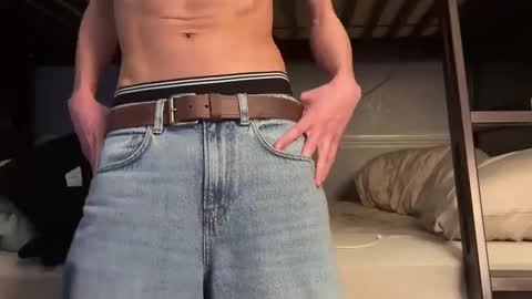 Snapshot of luisapolonio chatting on February 10, 1:35 am Luis online show from February 10, 1:35 am