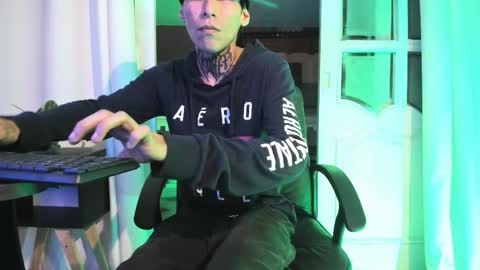 lujuriau_u online show from November 25, 4:33 am