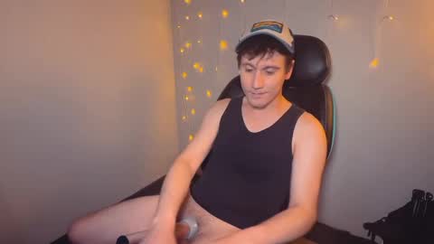 lukatripp online show from April 8, 1:41 am