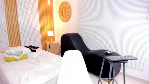 Luke online show from February 7, 8:42 pm