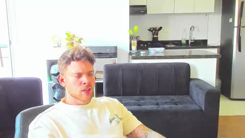 Snapshot of lukeglanton17 chatting on October 5, 3:19 pm Luke online show from October 5, 3:19 pm