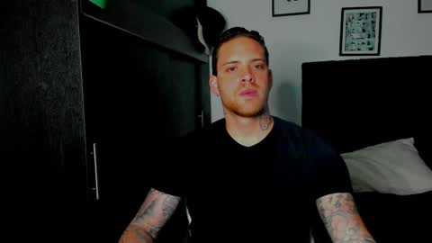 Snapshot of lukeglanton17 chatting on March 11, 12:33 am Luke online show from March 11, 12:33 am