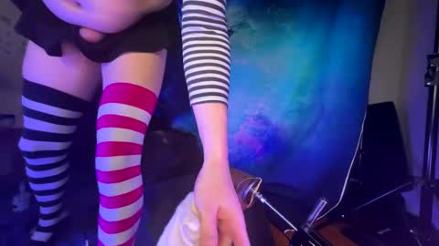 lukewilde online show from April 24, 8:05 am