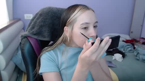 Vicky online show from April 8, 6:11 pm