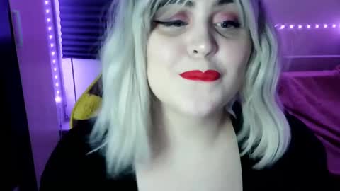 lulovia online show from March 19, 10:04 pm