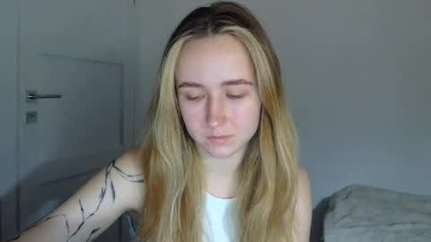 Lulu Baby18 online show from March 17, 9:31 pm