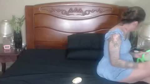 lulu_wild online show from February 21, 10:07 am