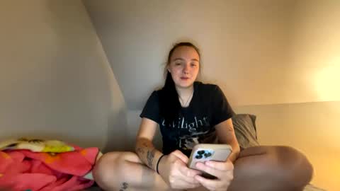 lulubaby03 online show from September 18, 5:00 am