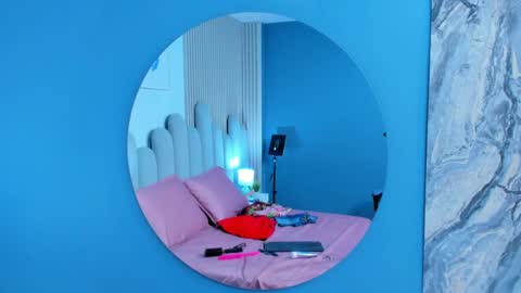 luly_dreams online show from April 12, 11:47 am