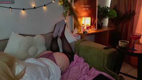 Nora online show from April 15, 9:56 am