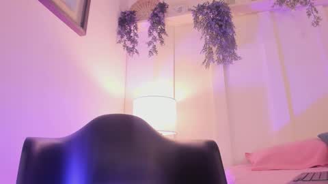 lummii_ online show from March 12, 10:57 pm