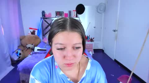 luna_analya online show from March 5, 5:00 pm