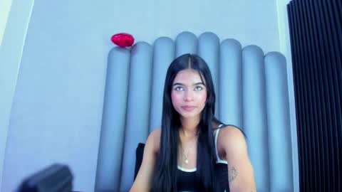 luna_bella_23 online show from April 18, 3:30 am