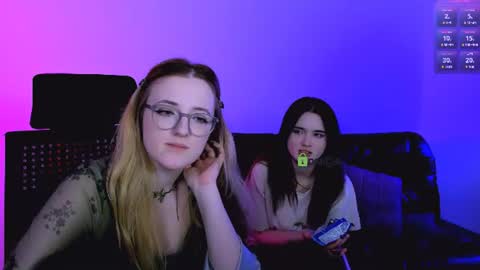 luna_berryy online show from June 11, 2:53 am