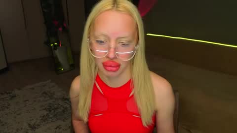 luna_beverly online show from May 22, 1:34 am