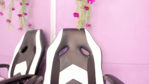 ..Luna.. online show from February 25, 12:31 pm