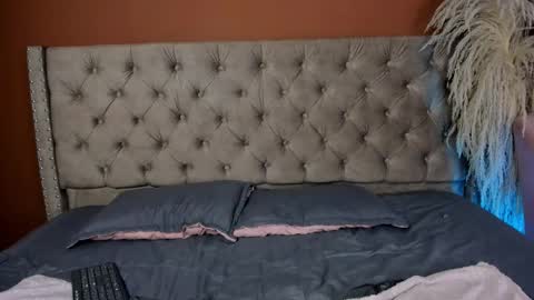 luna_cute14 online show from March 4, 11:35 pm