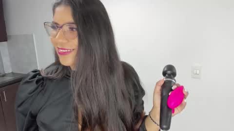 luna  online show from April 10, 11:15 am