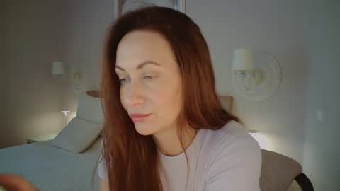 luna_hoti online show from May 12, 9:51 am