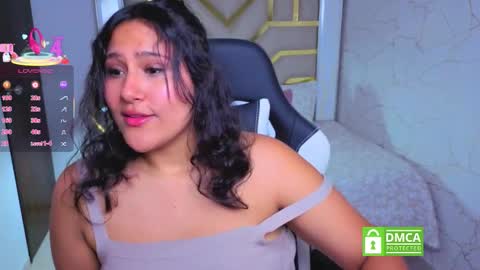 Luna  Jonez  online show from December 15, 12:39 am