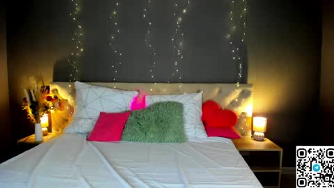 luna_mee online show from April 21, 1:42 am