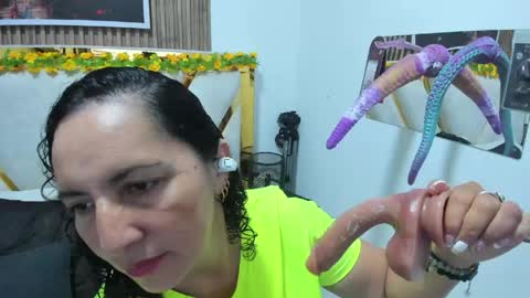 luna_naughty1 online show from June 5, 7:52 pm