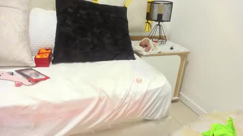 luna_naughty1 online show from November 29, 9:11 pm