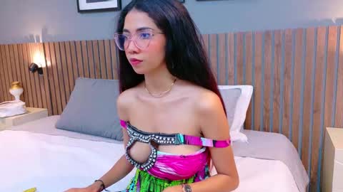 LUNA  online show from September 19, 1:37 pm