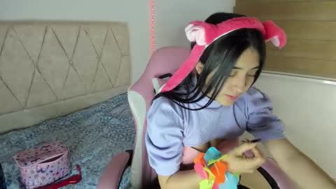 luna_roussee online show from September 23, 7:46 am
