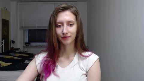 L U N A  online show from November 17, 6:27 am