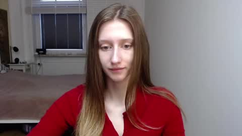 L U N A  online show from April 8, 6:05 am