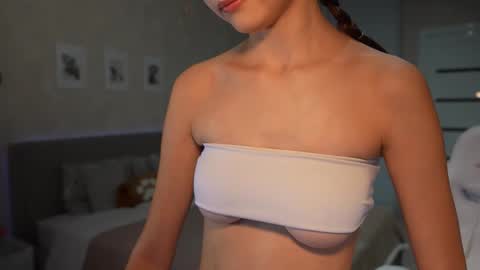 Sweet Luna online show from February 2, 6:15 pm