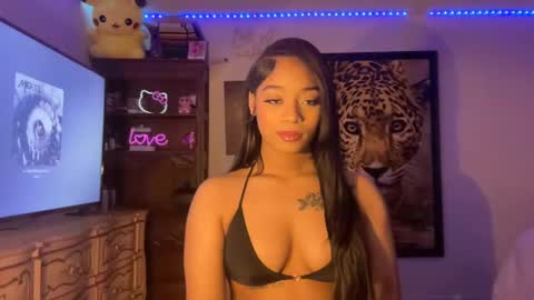 lunaa_11 online show from September 15, 9:00 am