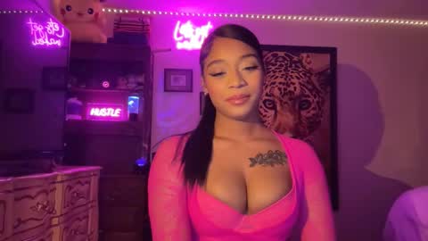 lunaa_11 online show from April 29, 6:18 am