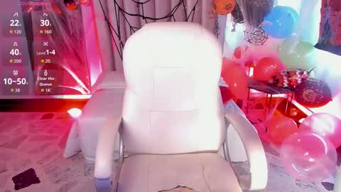 Luna  online show from October 29, 6:41 pm