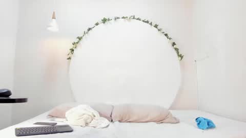 Luna online show from April 15, 8:31 pm