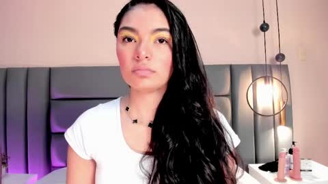 Luna Aspen online show from March 25, 6:03 pm