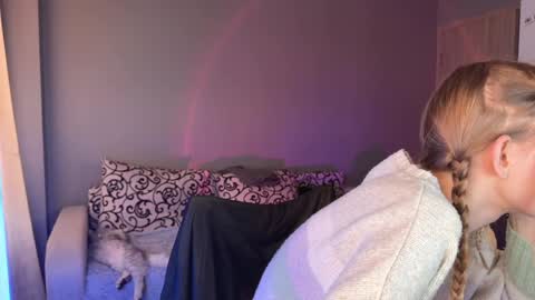 Britney online show from September 28, 6:00 am