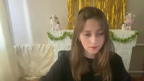 lunafeather online show from December 21, 5:36 am