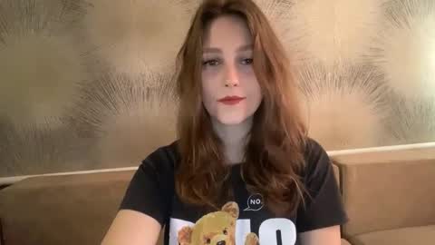 lunafeather online show from March 8, 5:55 am