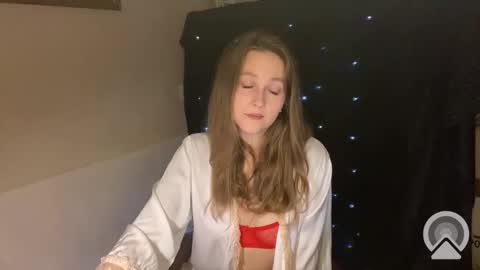 lunafeather online show from October 15, 3:46 pm